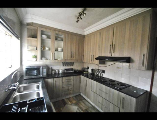 5 BEDROOM HOUSE FOR SALE IN DAWN PARK